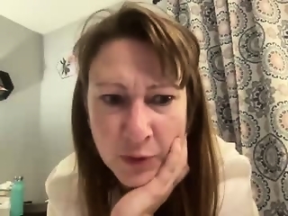 brittanybella is 42 year old webcam girl