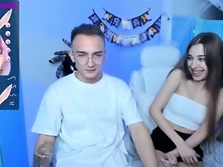 ayla_mark is 18 year old webcam couple