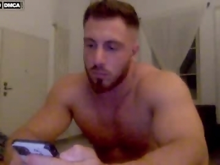 toro_arrapato is  year old webcam boy