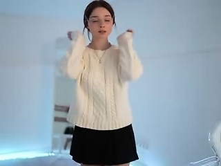 floret_joy is 18 year old shy webcam girl