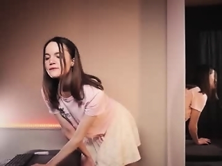 miss_sweetdream is 19 year old shy webcam girl