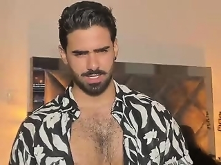 bradleymartin7 is  year old webcam boy