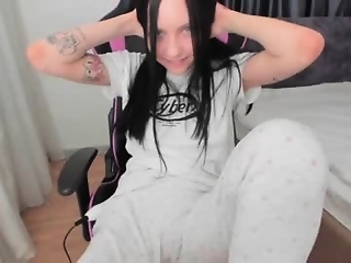 yamaguchi_ is 21 year old webcam girl