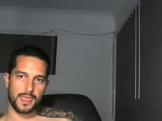 nickmaxx541 is 32 year old webcam boy