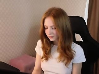 plastic_beach is 18 year old girl