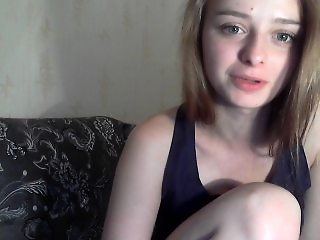 Effy_S is 19 year old redhead cam girl