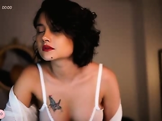 _lady_di is 21 year old cute webcam girl