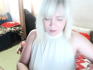 Savan35na is 35 year old blonde cam girl