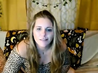 texasprincessk is  year old webcam couple