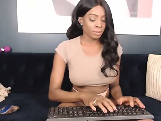 jade1677 is 19 year old ebony webcam girl