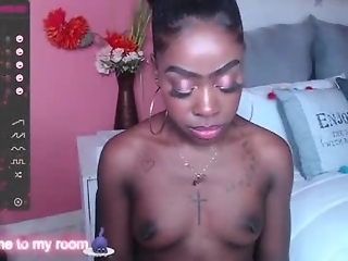 lizzy_joss is  year old latino webcam girl