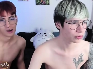 andy_twiink is 20 year old gay asian webcam boy